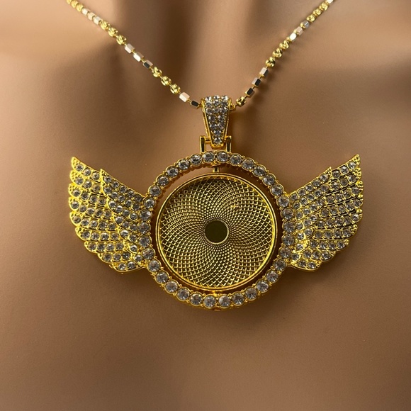 14k Yellow Gold Vermeil spinning custom made angel wing picture memory pendant - Picture 3 of 4